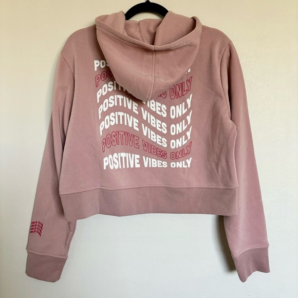 Brooklyn Cloth Pink Good Vibes Girls Club Crop Hoodie Sweatshirt Size Large - Picture 6 of 11